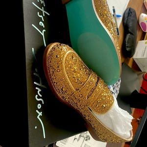 Betsy Johnson NEW Gold Loafers